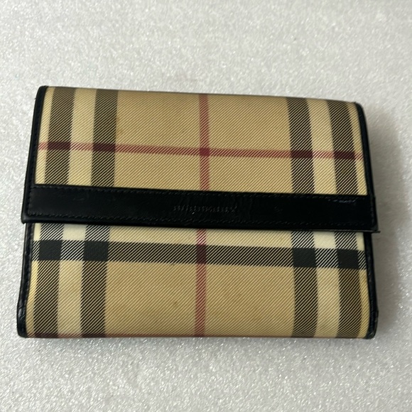 BURBERRY Check Beige Wallet 5.5x3.9 - Authentic Preowned Good Condition - Picture 1 of 16